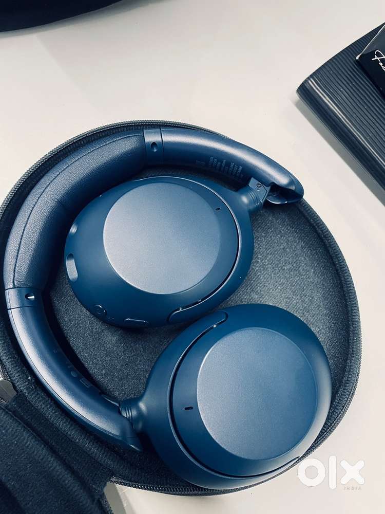 Sony (wh-xn910b ) noise cancellation with fully touch headphone