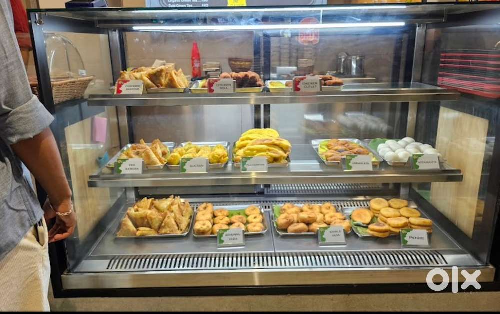 Fully furnished tea and juice shop with staff for sale.Rent15000