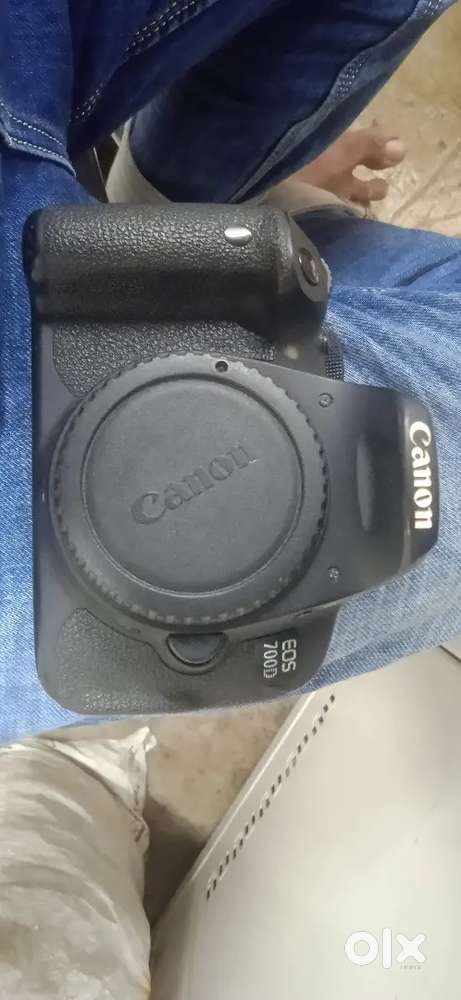 CANON EOS 700D