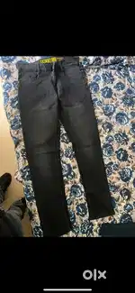 Selling Mens 8 branded jeans