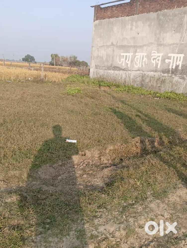 Ojha chapra me near qazipura near to Ballia railway station 1.5 katha.