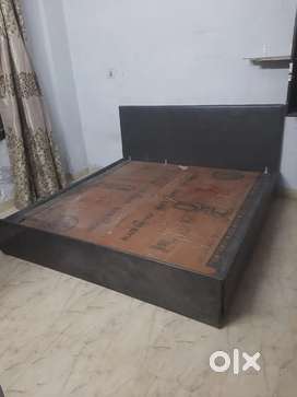 Low floor bed