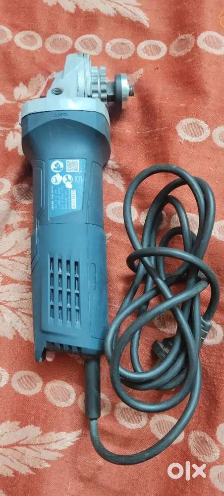 Bosch angel griendar 800 waat 3 month old hai