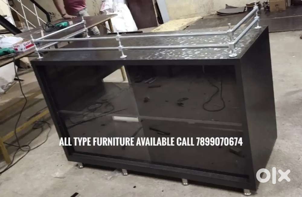 Glass showcase 5 feet factory price all type furniture available