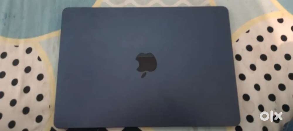 MacBook m4 Air 5 month use brand New I'm 6 month warranty no scratches