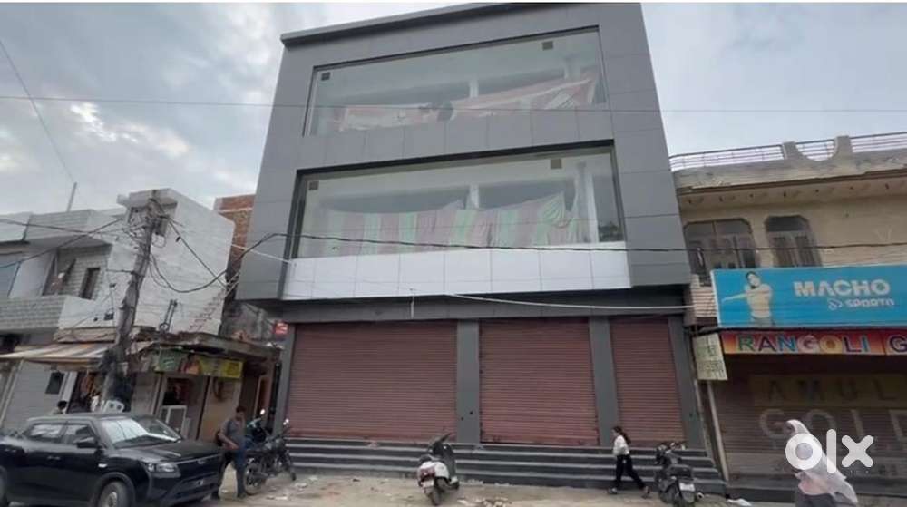 Commercial space on main road main market for rent near bus stand