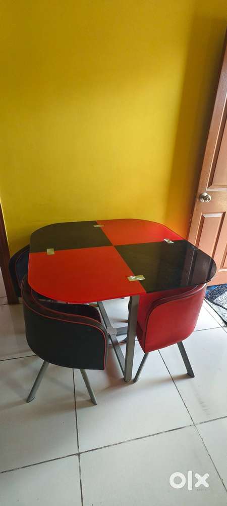 4 seater dining table Glass Top