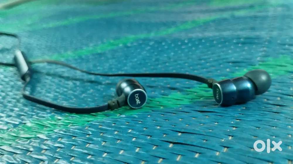 Boat neck band rockerz255+ pro