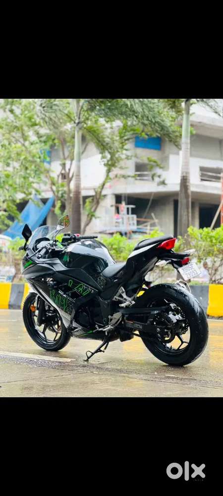 NINJA 300 ONLY 20000 KMS RUN