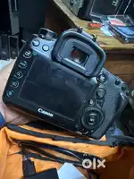 5d mark 4 with kit lens