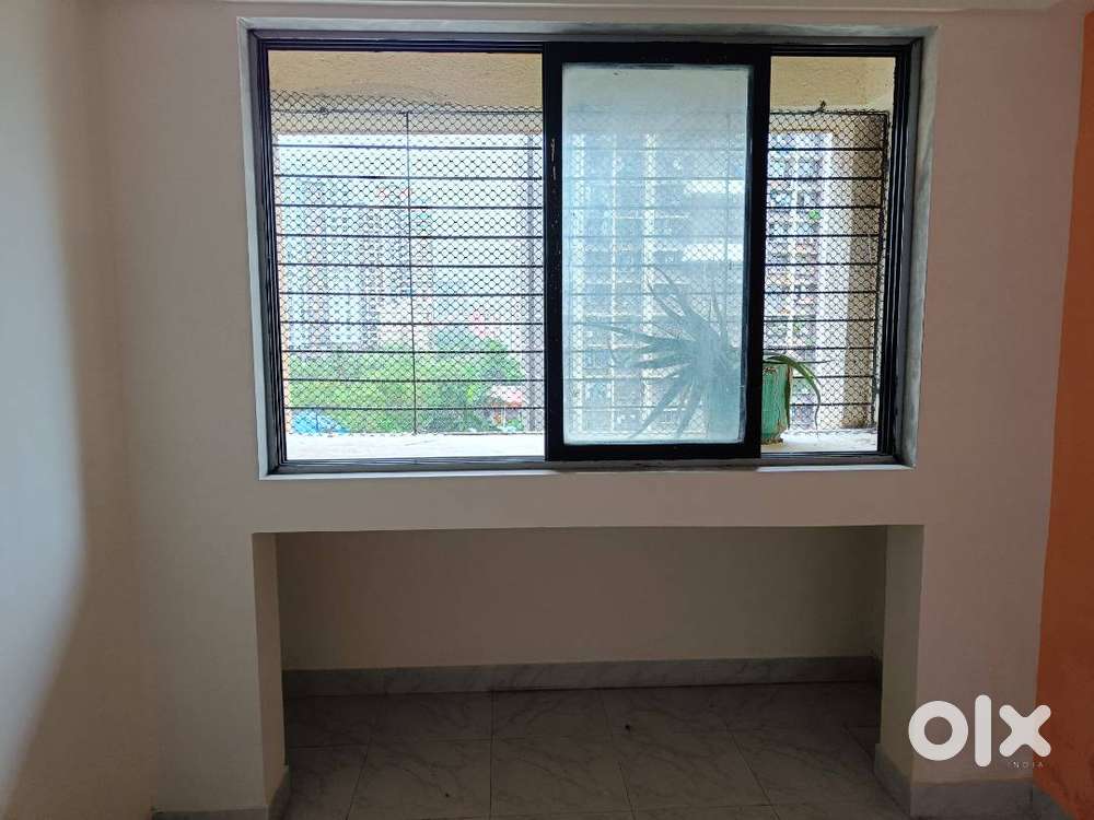 Newly painted good condition flat