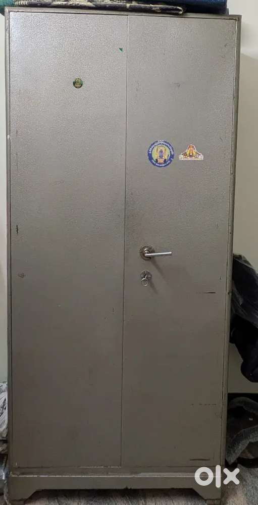 metal almirah/ Steel wardrobe/ cupboard