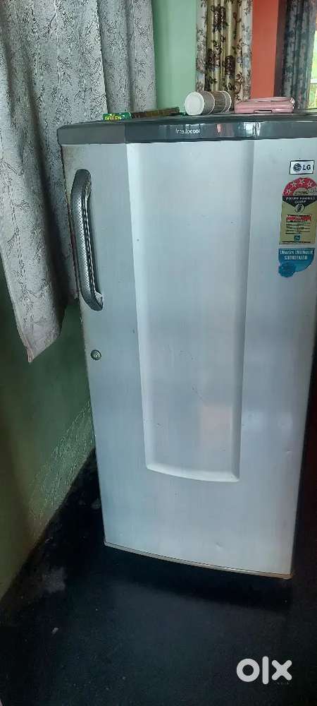 Lg refrigerator 185 lts running good condition 10yesrs old
