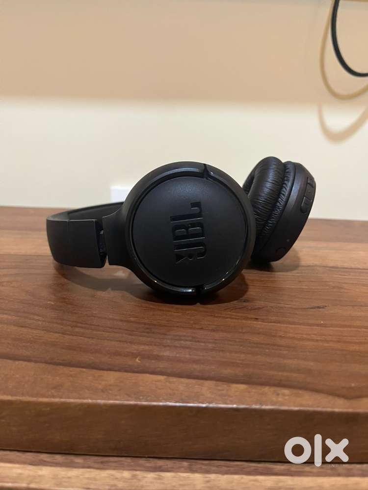 JBL Tune 510BT wireless headphone.