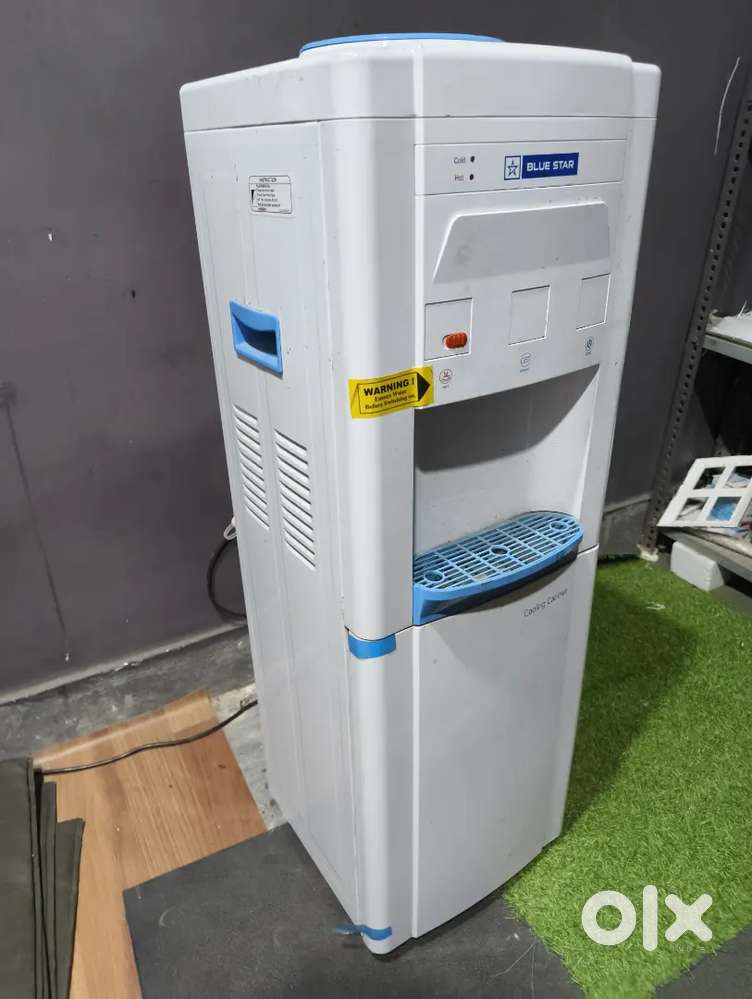 Hot and cold Water dispenser