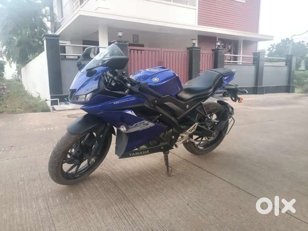 Yamaha R15 version v3