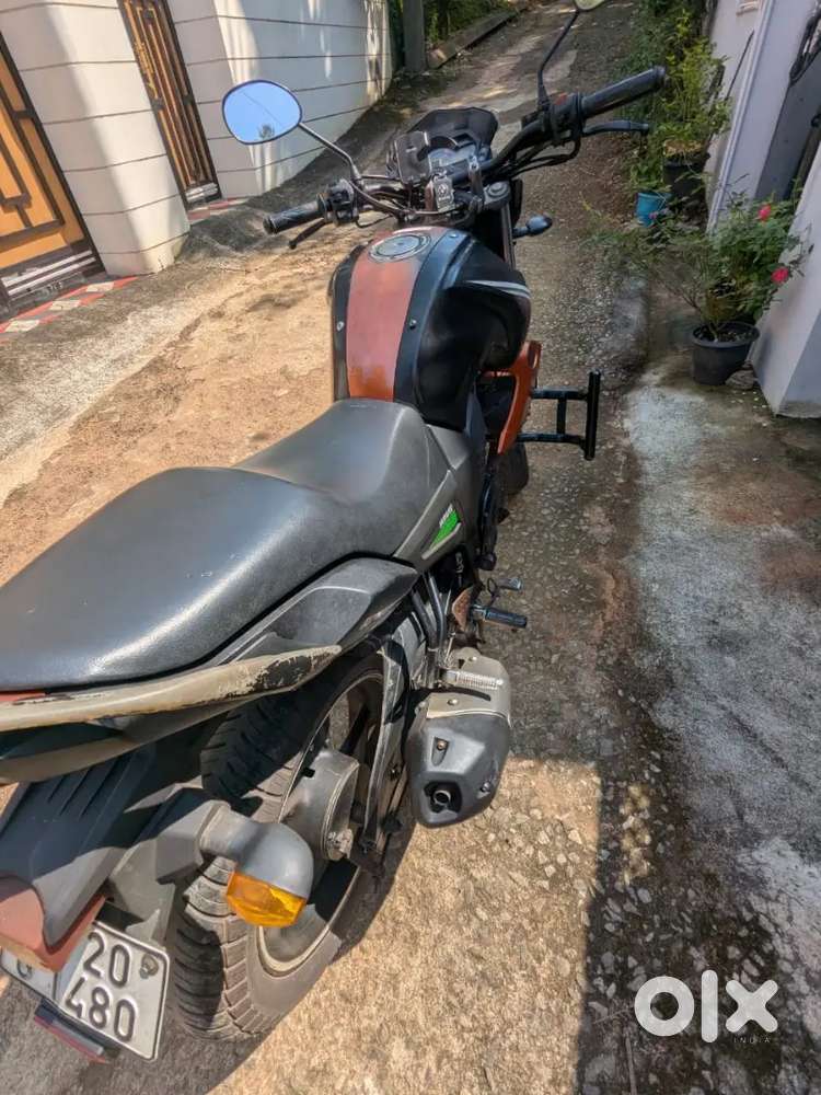 Selling my yamaha fzs