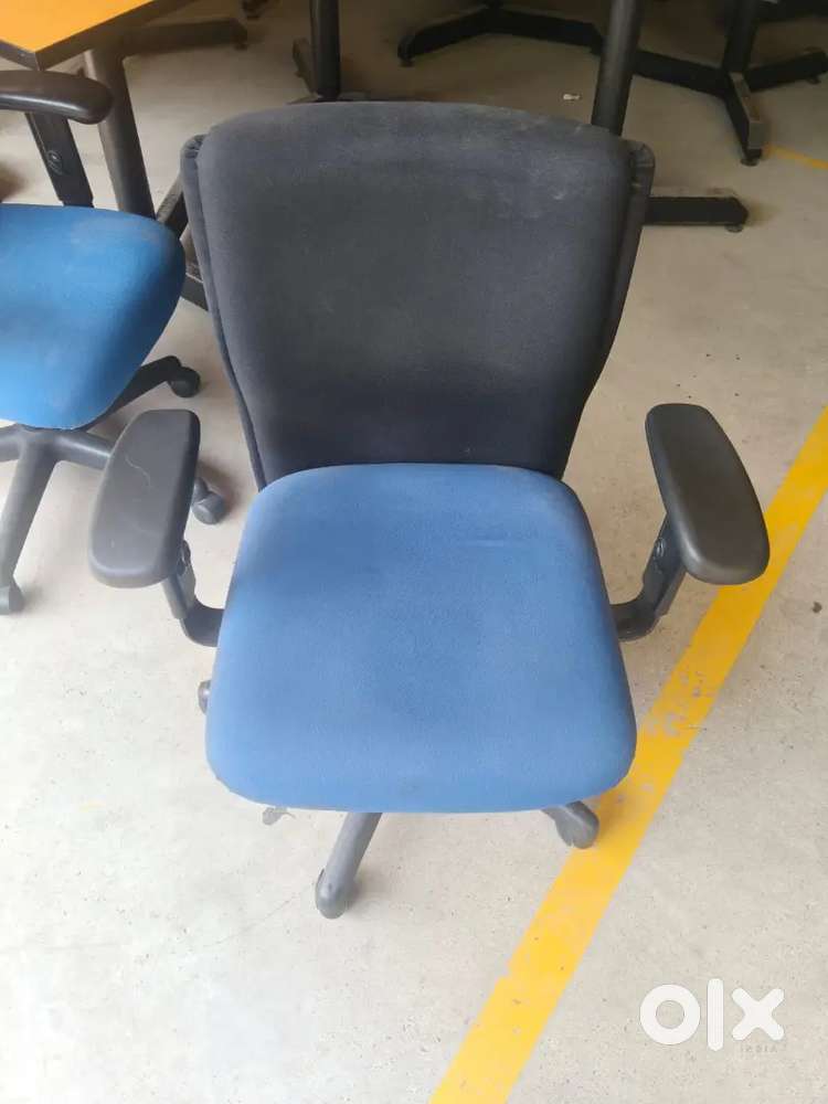 Revolving chair 500no Available