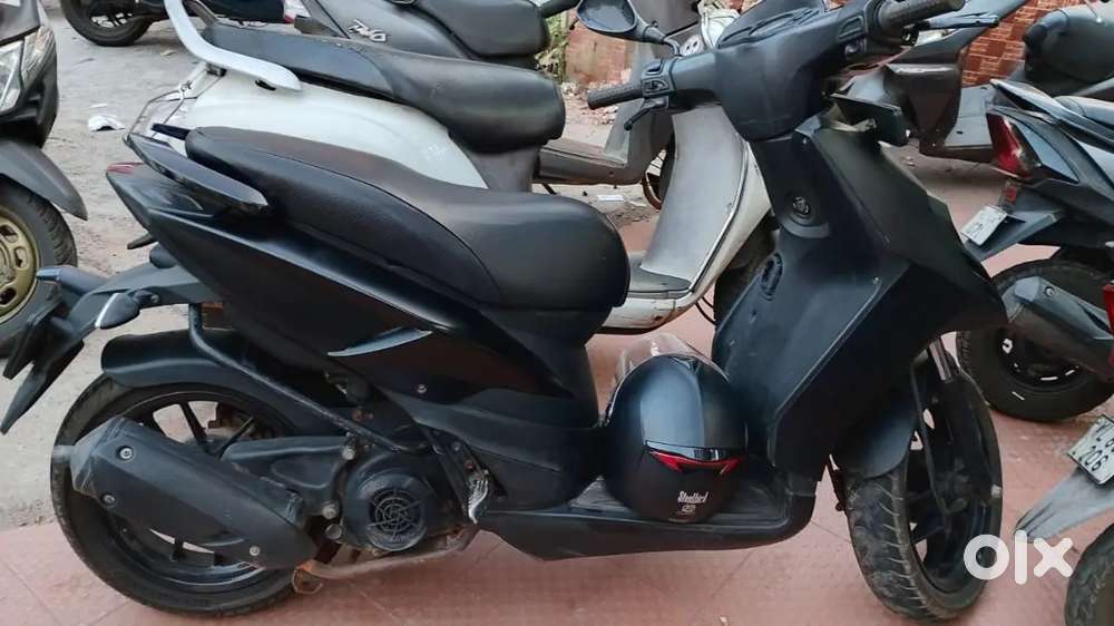 Aprilia sr150