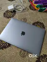 MacBook Air (A1932)