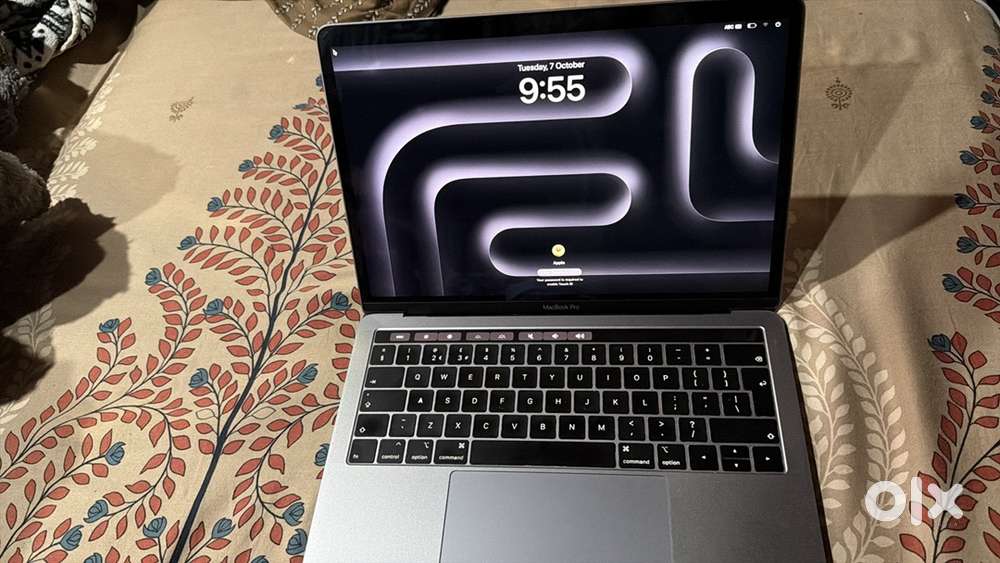 macbook pro 2018 in good condition