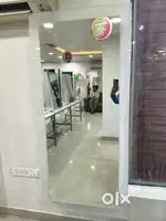 Beauty parlor mirror
