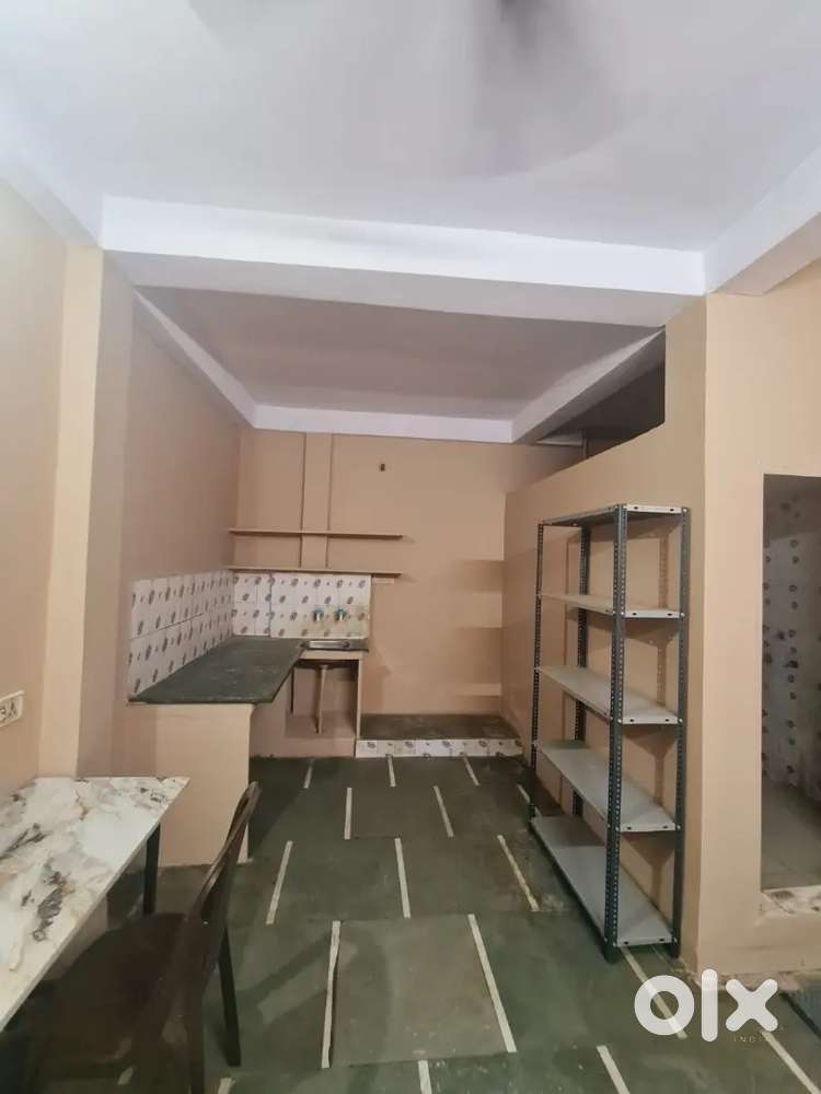 Fully furnished 1 RK at sindhi colony main road