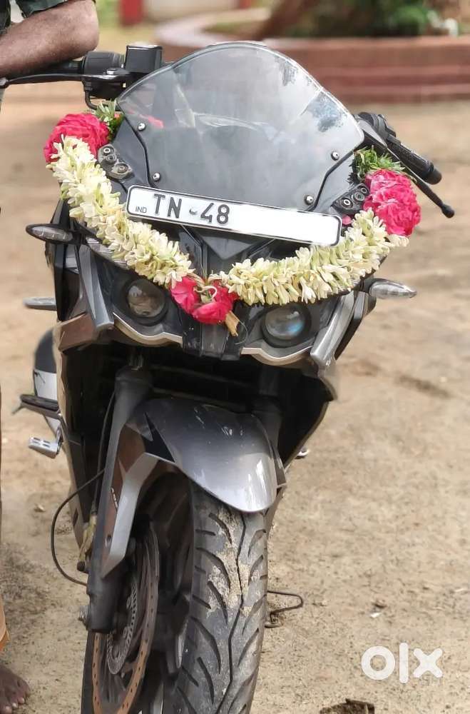 Bajaj Pulsar RS 200