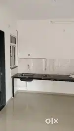 आम्हाला दोन वेळचे जेवण बनवण्यासाठी अनुभवी महिला स्वयंपाकी हवी आहे.