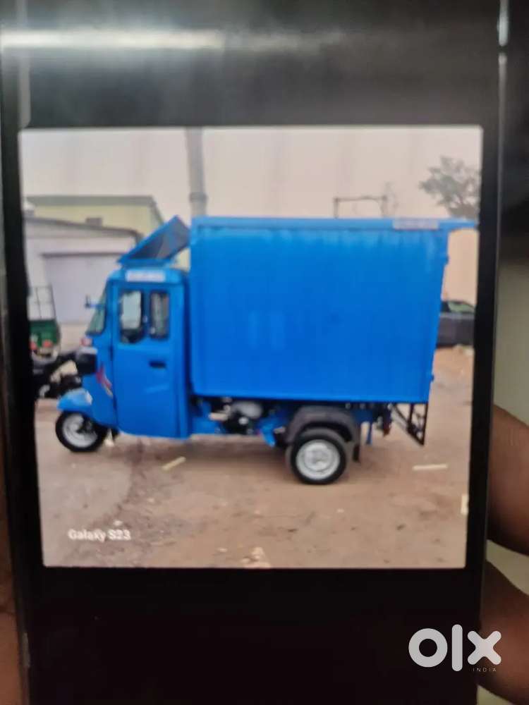 3 wheelers driver required