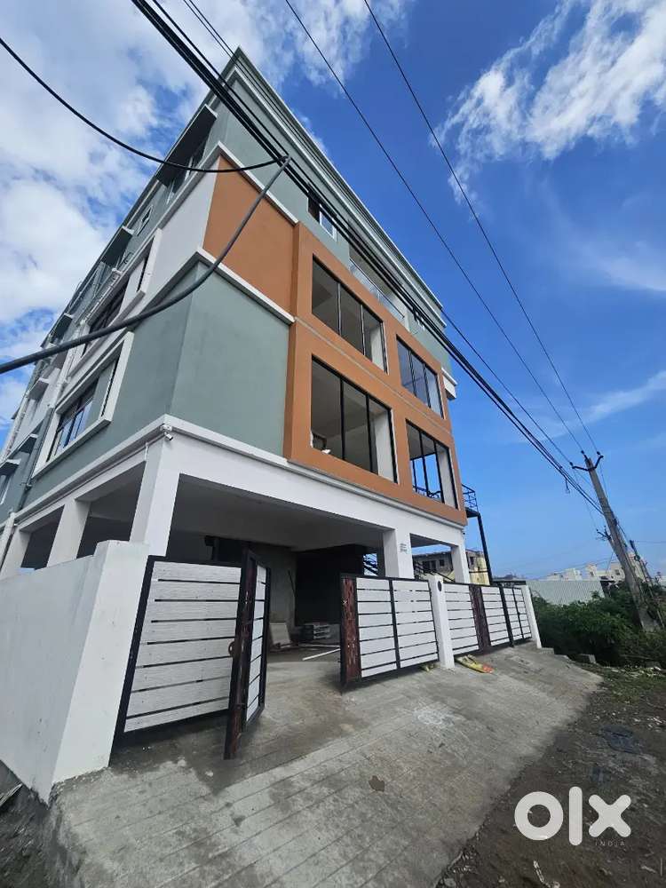 Bed space/pg/single rooms - 3 sharing flat rooms