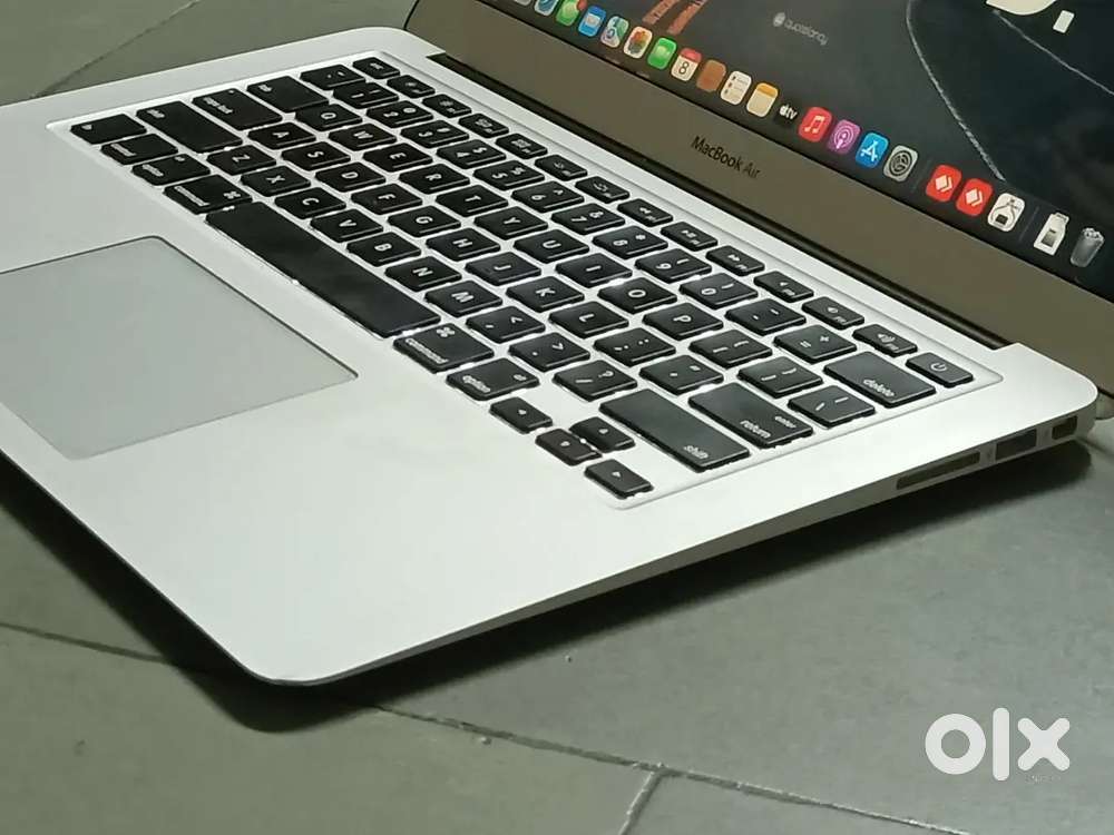 MacBook Air Slim condition With 365 BatteryCount 1.5GB graphics