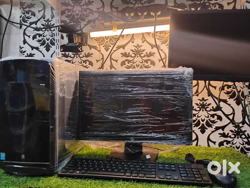 Corei3 8gb ram 128gb ssd+320gb hdd 19lcd keyboard mouse rs.7000