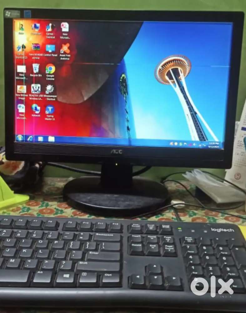 Old CPU, Monitor with keyboard-mouse (Working) Urgent, Fixed price