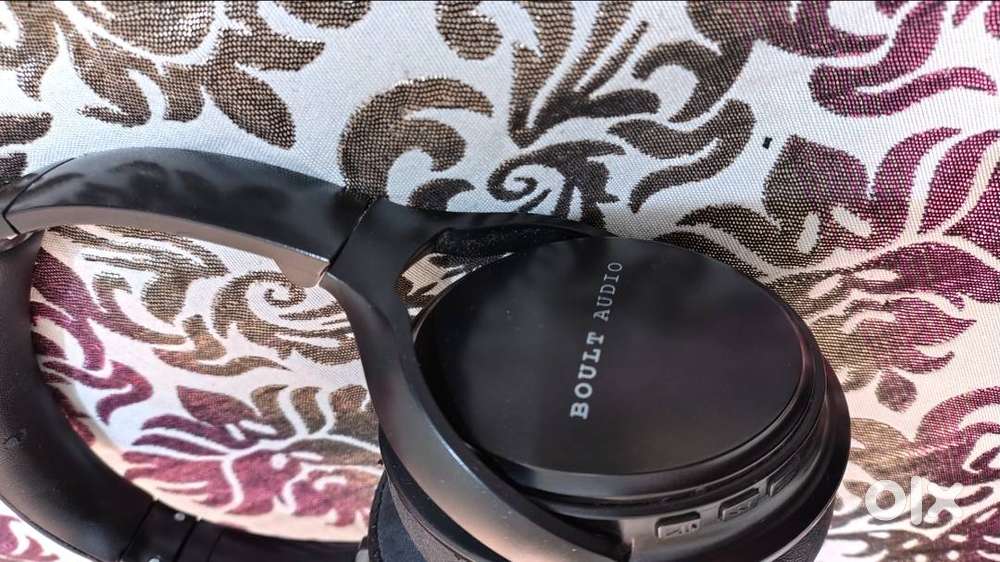 BOULT Head Phone with noise cancellation