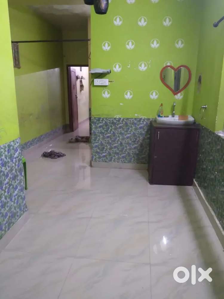 2BHK SEMI FURNISHED FLAT NEAR PHOOLBAGAN METRO STATION & GURUDAS HALT