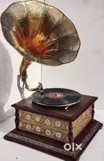 Working wooden gramophones