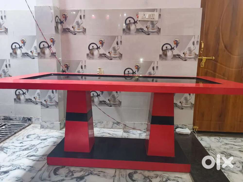 Modern wooden dining table -Red & Black Glossy Finish