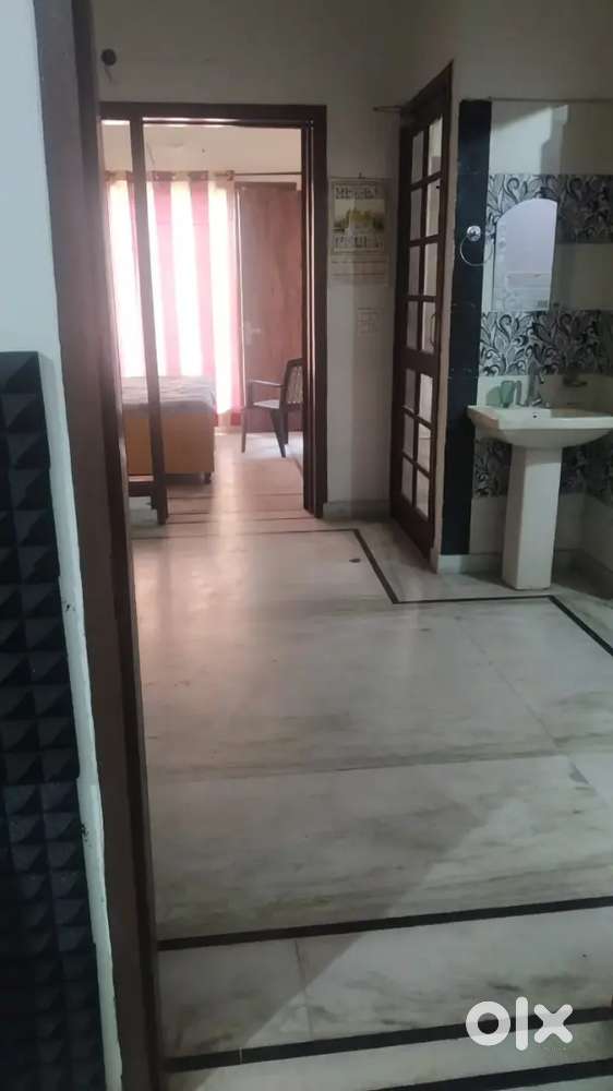 First floor semi furnished on rent