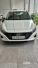 Hyundai i20 Sportz 1.2 IVT Dual Tone, 2023, Petrol