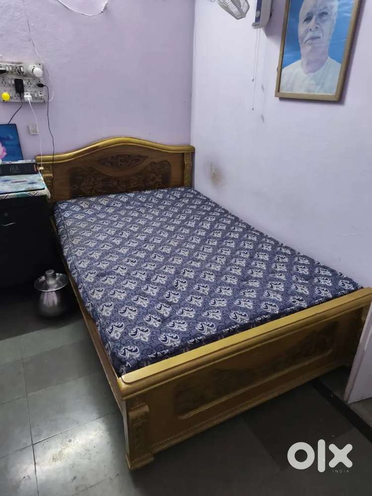 6.25 x 4 cot with cotton mattress