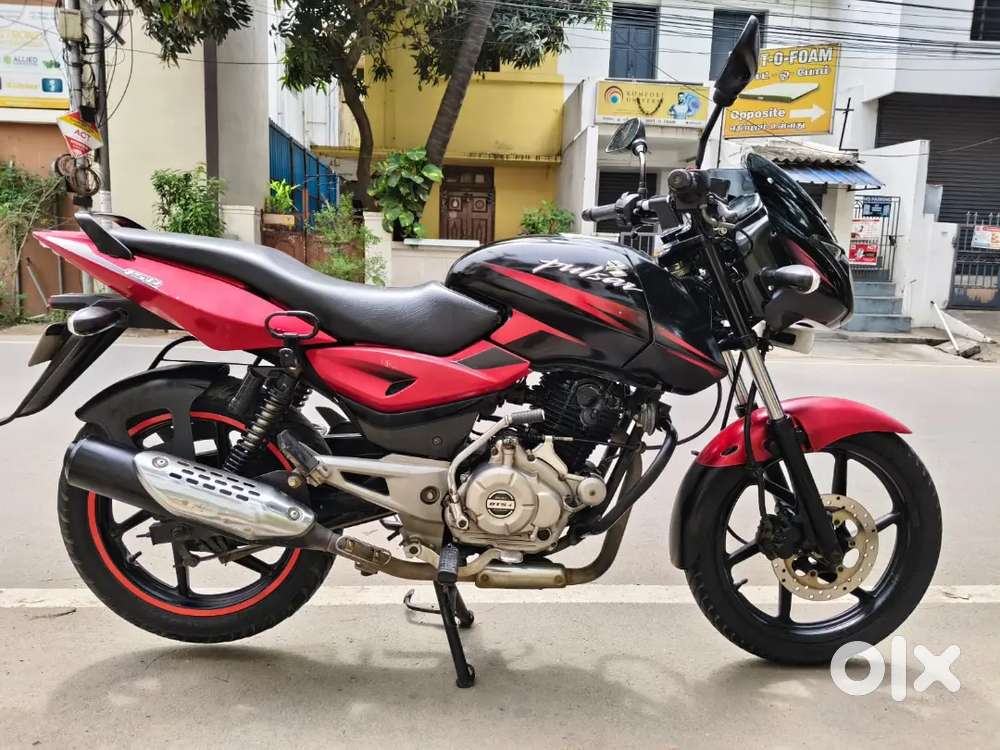 BAJAJ PULSAR 150