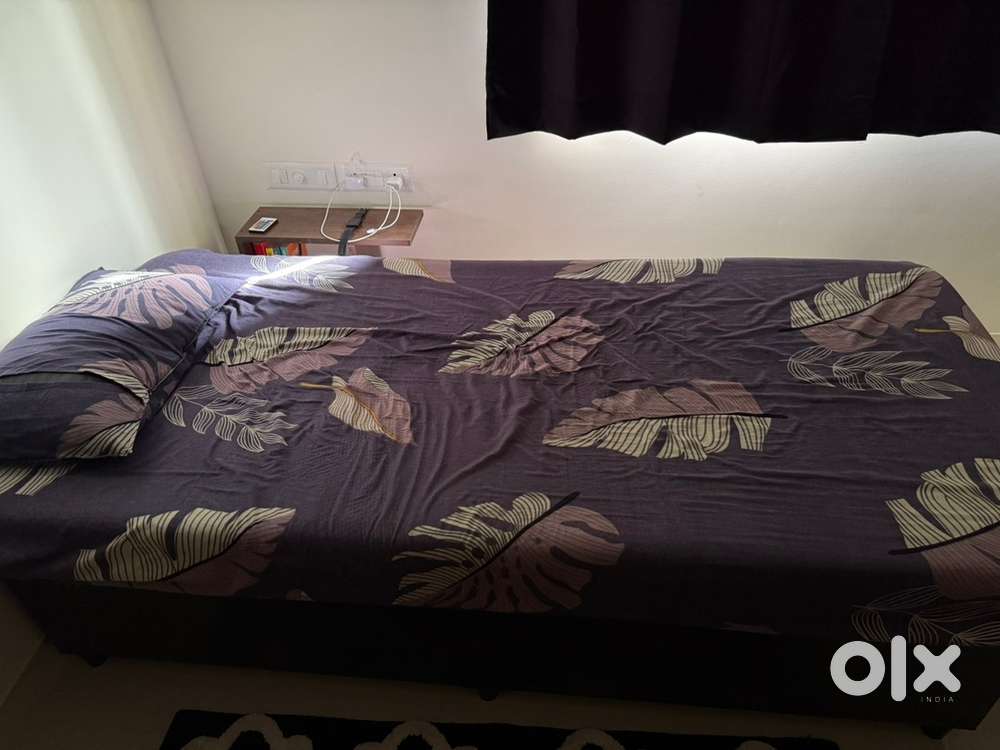 Single bed with Stroage