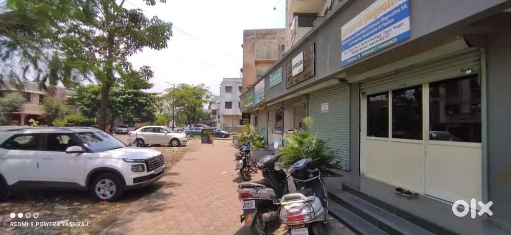 Spacious shop, ground floor.