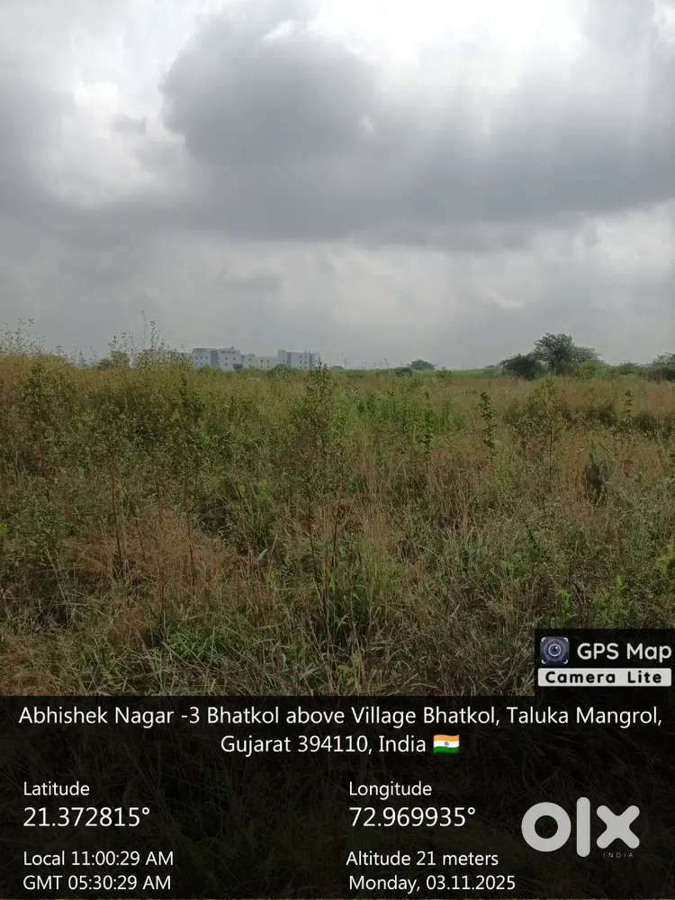 Dis.Surat, village Bhatkol, old b.no. 97 new b. n 120 plot no 240,241