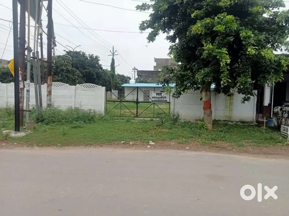 COMMERCIAL PLOT FOR RENT AT BEST LOCATION pe  opposite SBI BANK Branch