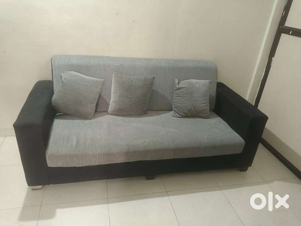 3 Seater Sofa On Rent