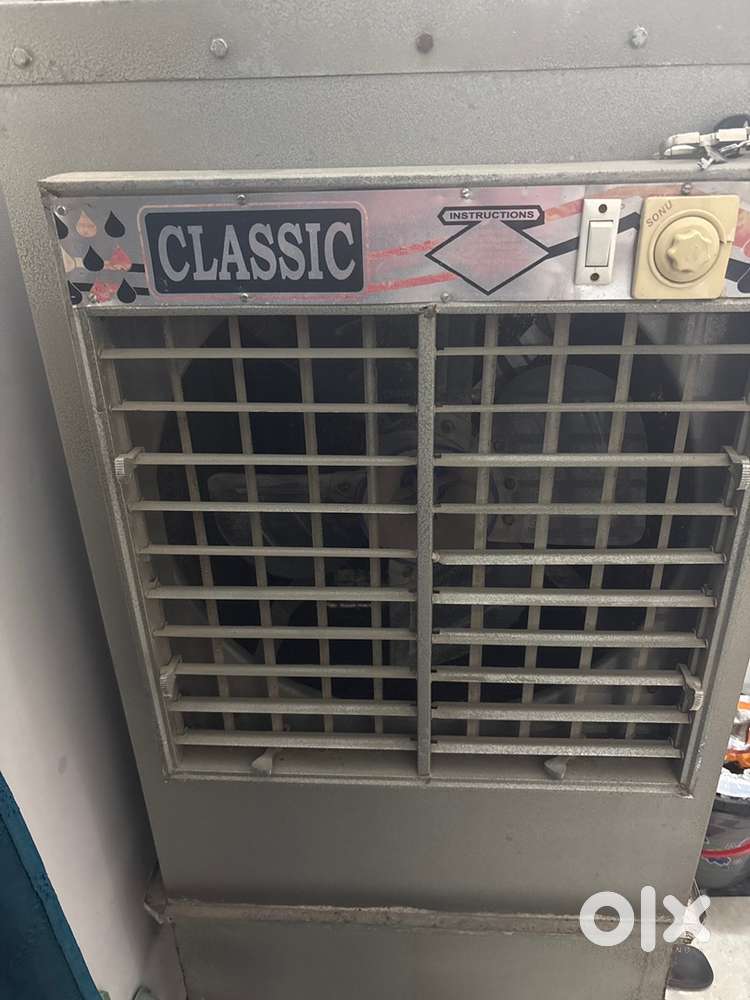 Urgent 4 Feet Big Size Cooler with Stand