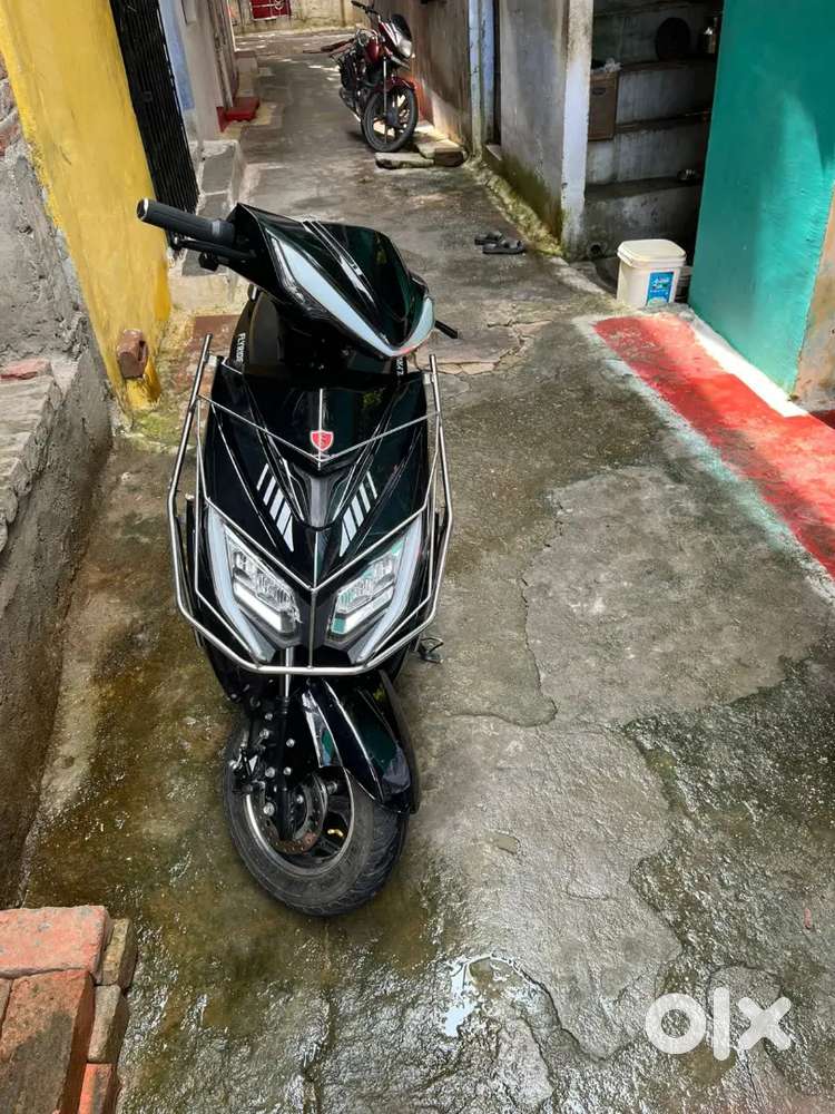 Fly ride black colour new condition