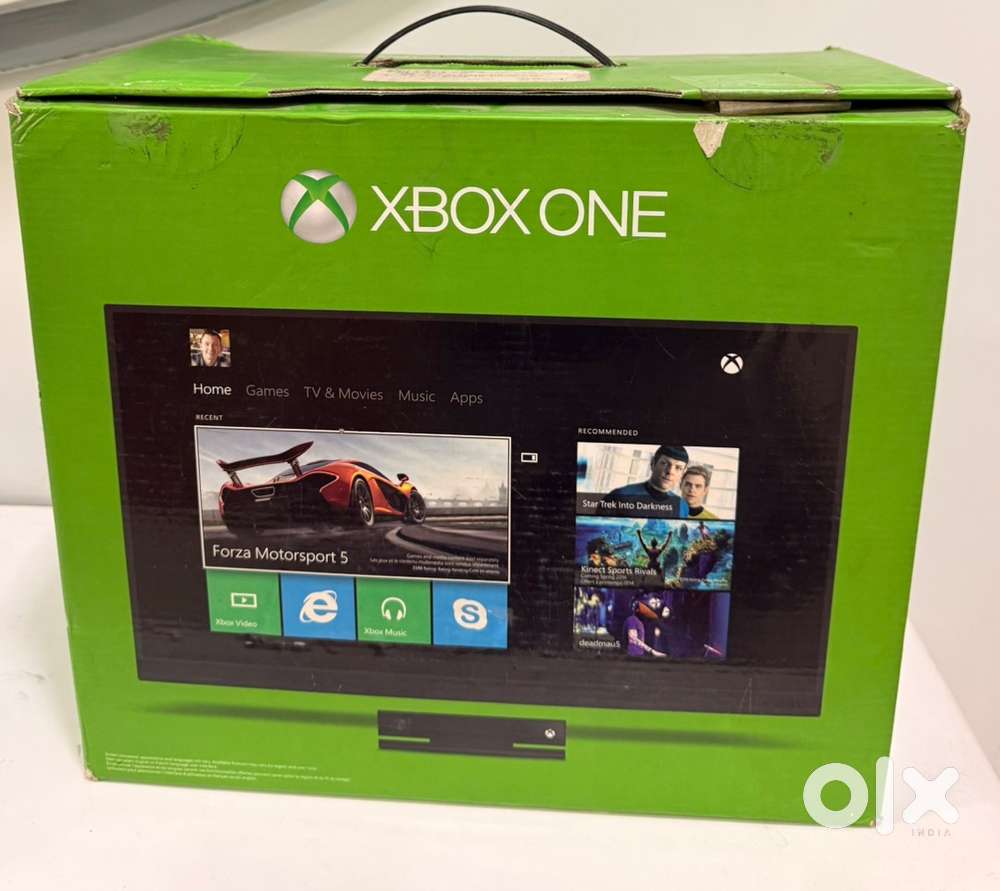 Xbox one console with kinect 500 GB - No power adapter